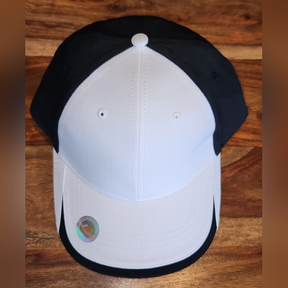Fahrenheit Black and White   Adjustable Cap NWOT